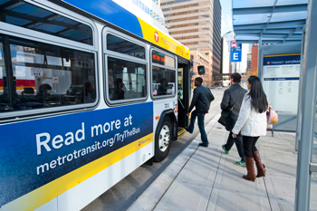 Photo people boarding Metro Transit bus