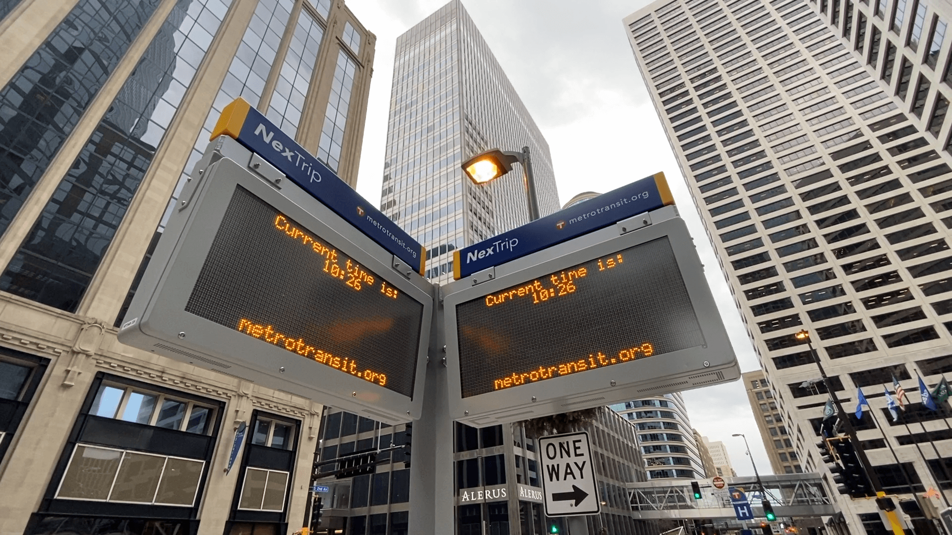 A real-time sign on the Marq2 corridor in downtown Minneapolis.