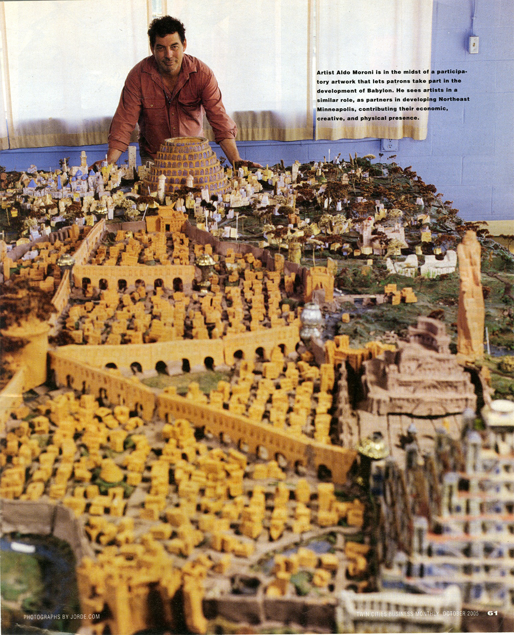 Aldo Moroni in front of his Babylon sculpture