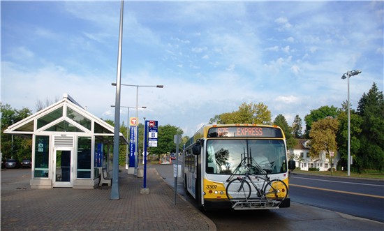 The Wayzata Boulevard Park & Ride is one of the stops on Route 675, which runs from Minnetonka to Minneapolis. 