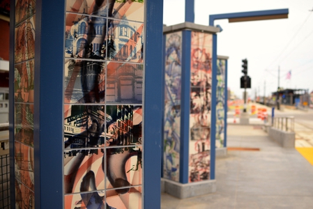 green-line-art-snelling-avenue-station-3-sm.jpg